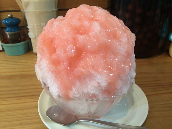 荻窪ねいろ屋の桃のかき氷