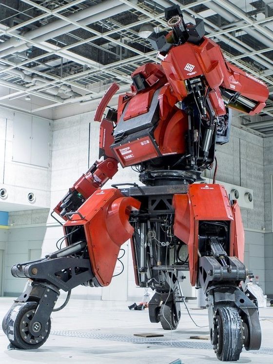 Amazonで最高値の巨大ロボット「クラタス スターターキット」