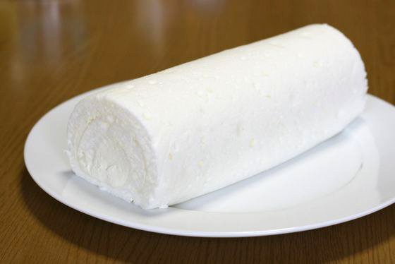 石屋製菓の白いロールケーキ